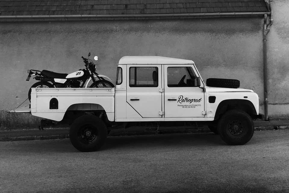 Retrograd, garage spécialisé en restauration de voiture et moto ancienne toutes marques, garage restauration Land Rover, Land Rover rebuilt, restauration voiture, restauration moto