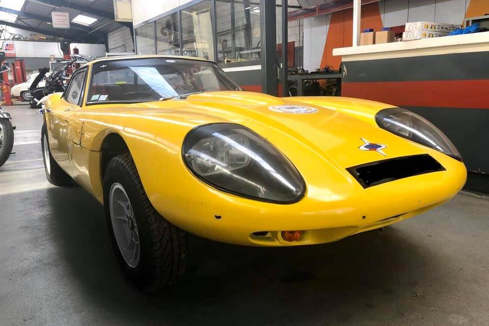 Retrograd, garage spécialisé en restauration de voiture et moto ancienne toutes marques, garage restauration Land Rover, Land Rover rebuilt, restauration voiture, restauration moto