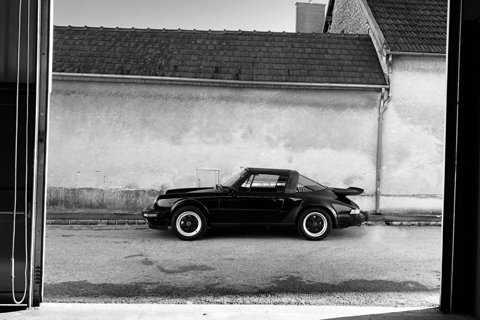 Retrograd, garage spécialisé en restauration de voiture et moto ancienne toutes marques, garage restauration Land Rover, Land Rover rebuilt, restauration voiture, restauration moto