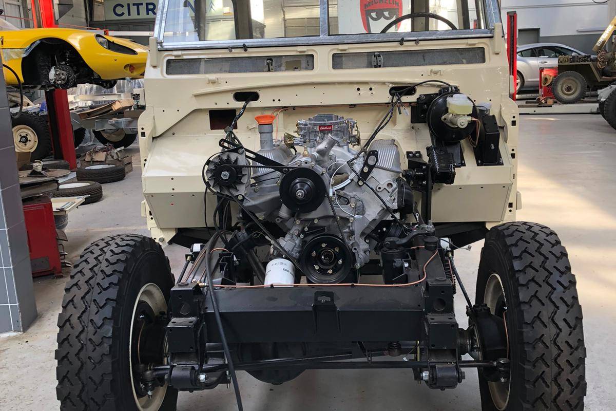 Retrograd, garage spécialisé en restauration de voiture et moto ancienne toutes marques, garage restauration Land Rover, Land Rover rebuilt, restauration voiture, restauration moto